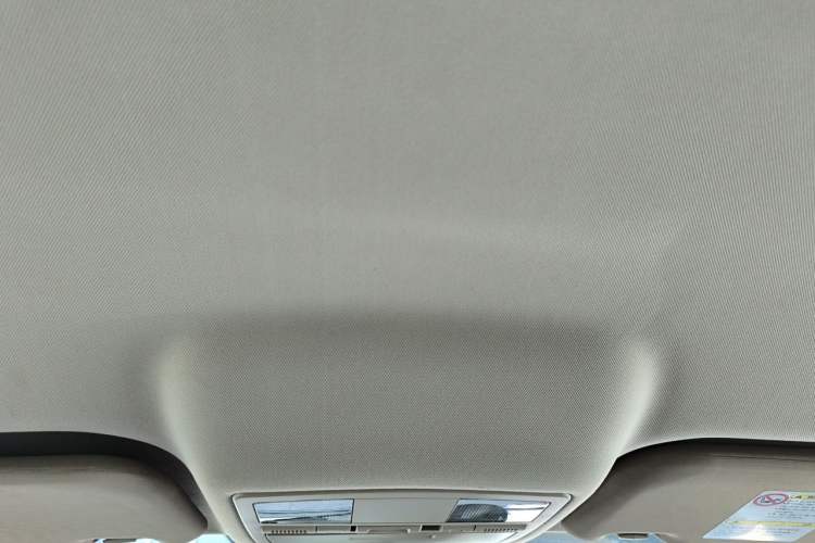 Used Bestune B70 2014 2.0L automatic comfort version Headliner