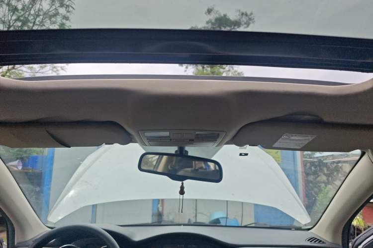 Used Bestune B70 2014 2.0L automatic luxury version Headliner