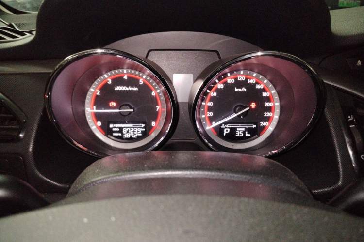 Used Bestune B70 2014 2.0L automatic luxury version Instrument Cluster
