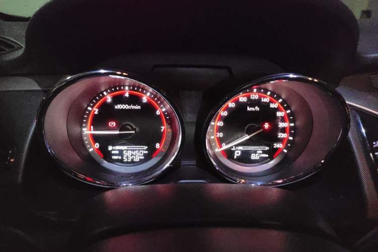 Used Bestune B70 2014 2.0L automatic luxury version Instrument Cluster