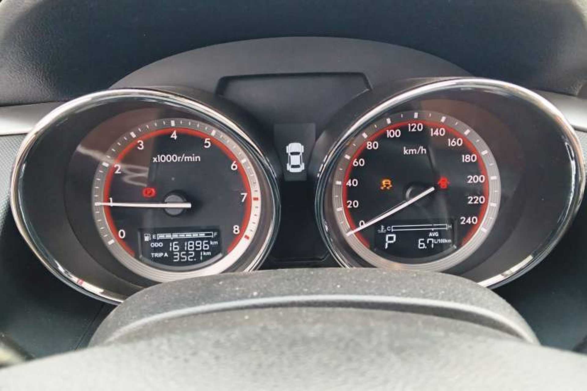 Used Bestune B70 2014 2.0L automatic luxury version Instrument Cluster