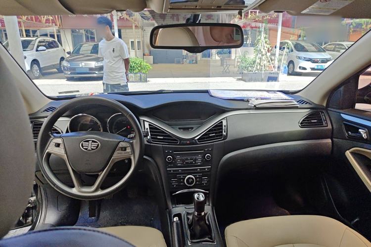 Used Bestune B70 2014 2.0L manual luxury version Interior 3