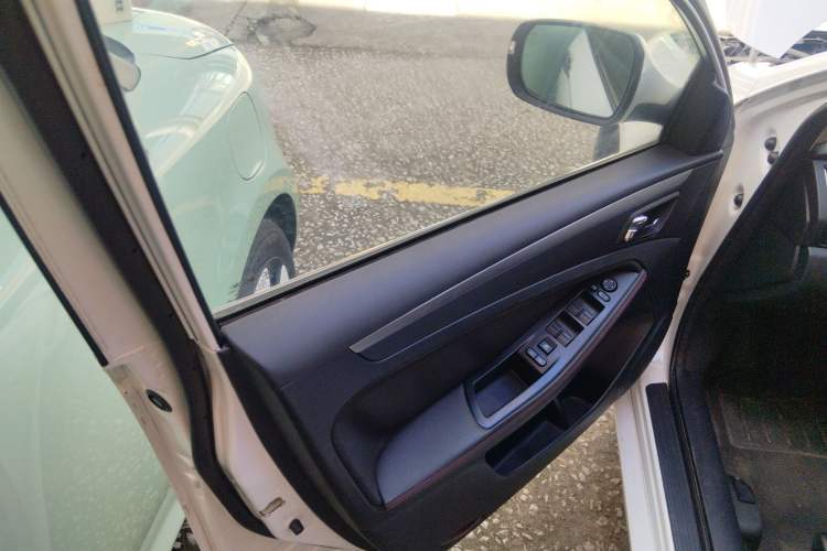 Used Bestune B70 2014 2.0L automatic comfort version Left Front Door Interior