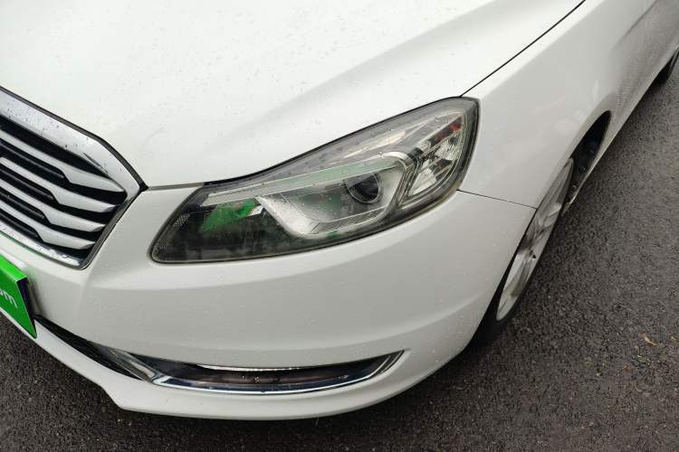 Used Bestune B70 2014 2.0L automatic comfort version Left Front Headlight