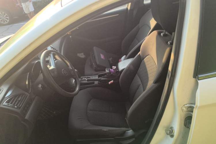 Used Bestune B70 2014 2.0L automatic comfort version Left Front Seat