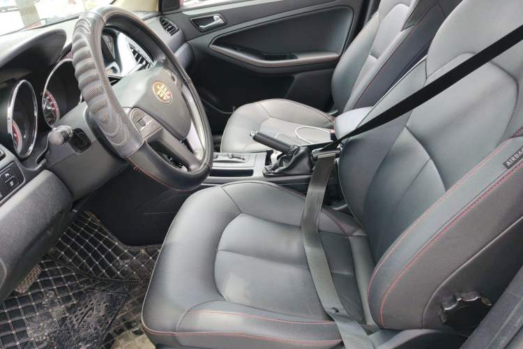 Used Bestune B70 2014 2.0L automatic luxury version Left Front Seat