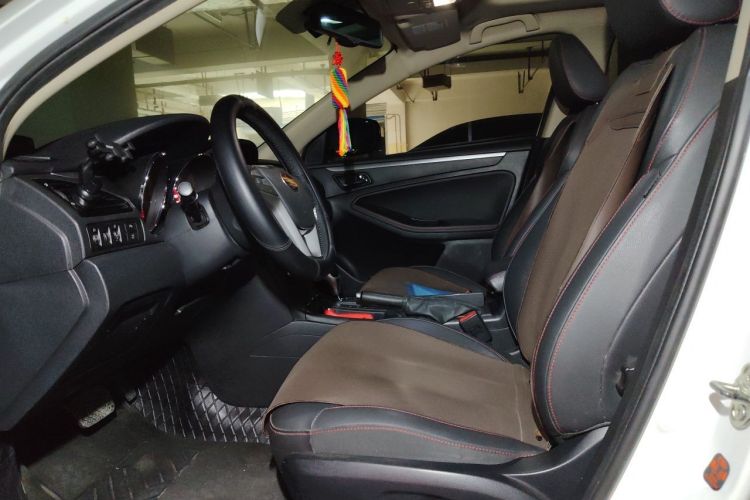 Used Bestune B70 2014 2.0L automatic luxury version Left Front Seat