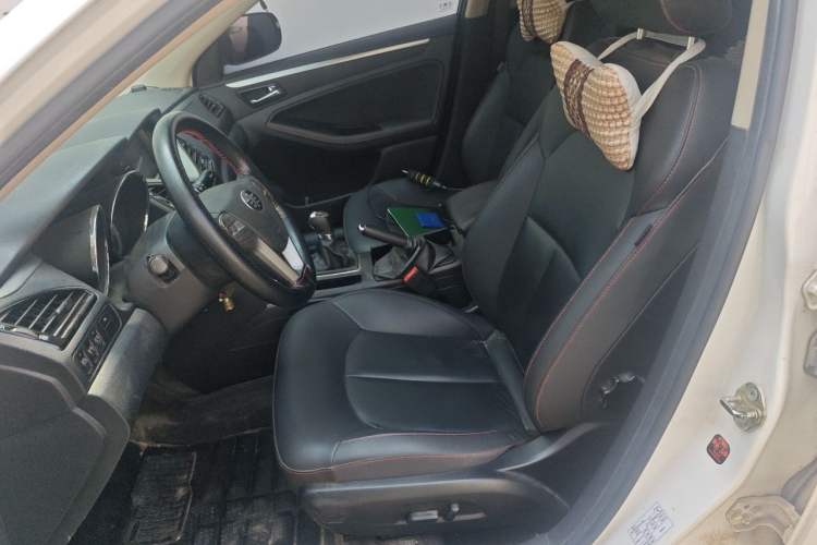 Used Bestune B70 2014 2.0L manual luxury version Left Front Seat