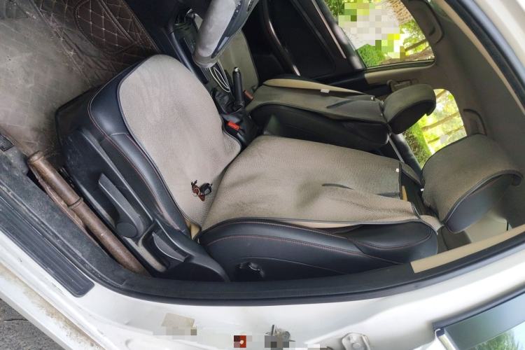 Used Bestune B70 2014 2.0L automatic comfort version Left Front Seat