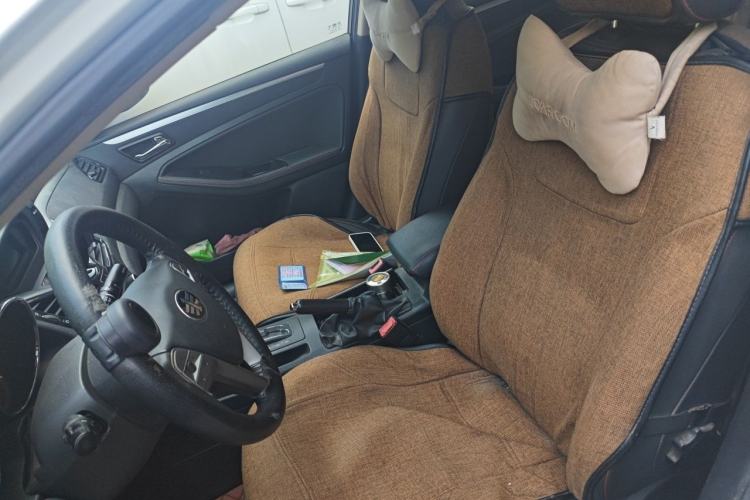 Used Bestune B70 2014 2.0L automatic luxury version Left Front Seat