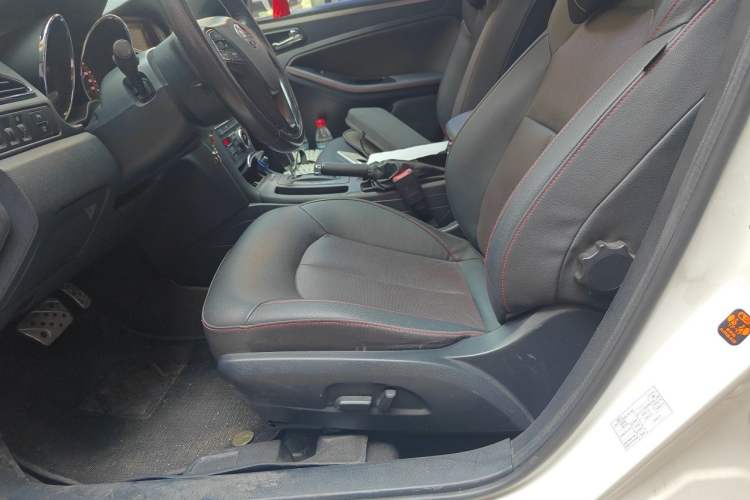 Used Bestune B70 2014 1.8T Automatic Sport Premium Edition Left Front Seat