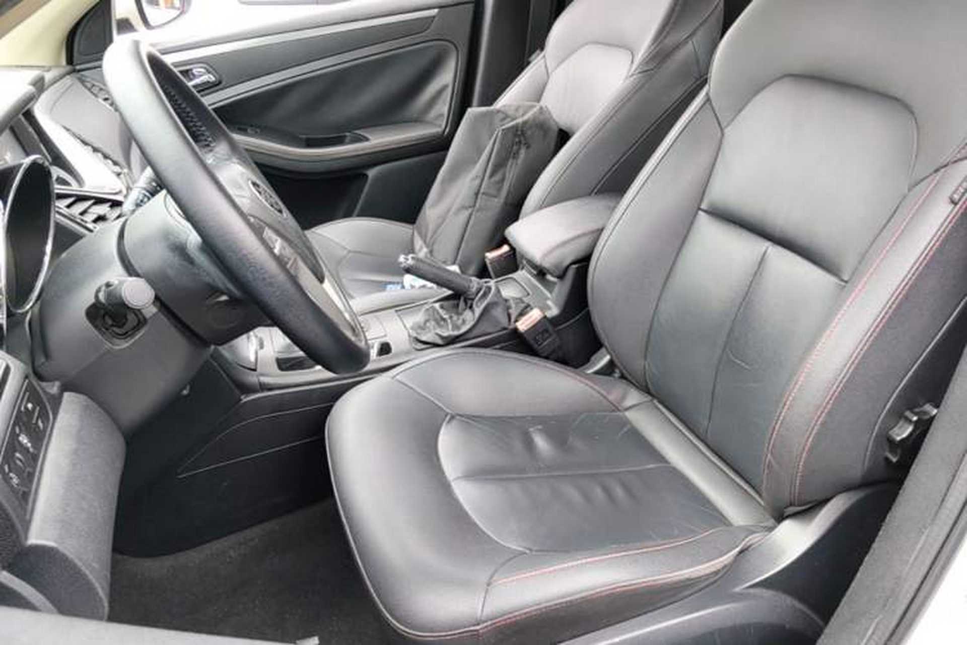 Used Bestune B70 2014 2.0L automatic luxury version Left Front Seat