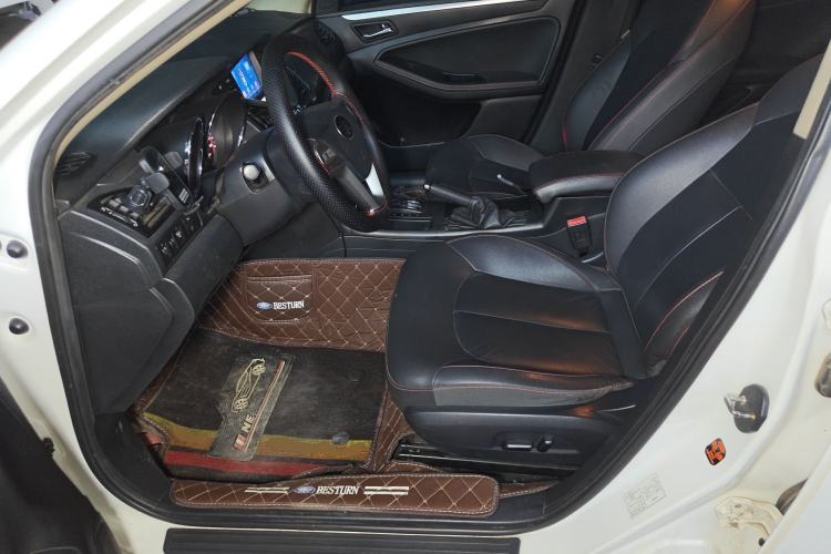 Used Bestune B70 2014 2.0L automatic luxury version Left Front Seat