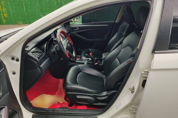 Used Bestune B70 2014 2.0L automatic comfort version Left Front Seat