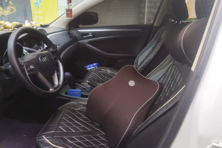 Used Bestune B70 2014 2.0L automatic comfort version Left Front Seat