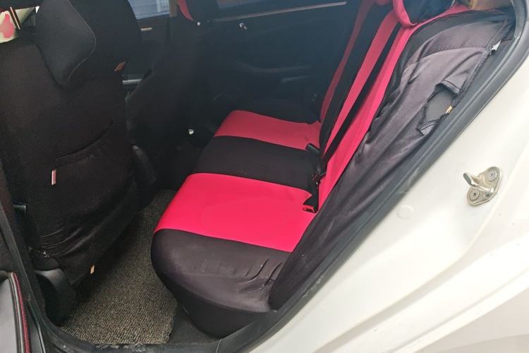 Used Bestune B70 2014 2.0L automatic comfort version Left Rear Seat
