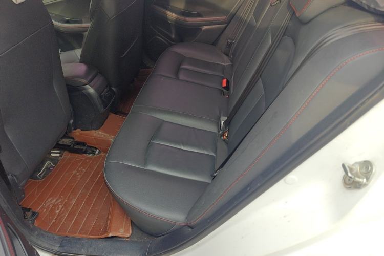 Used Bestune B70 2014 2.0L automatic luxury version Left Rear Seat