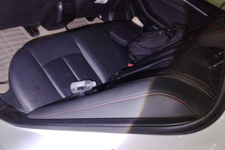 Used Bestune B70 2014 2.0L automatic luxury version Left Rear Seat