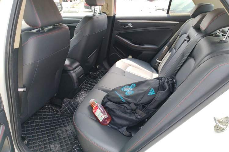Used Bestune B70 2014 2.0L automatic luxury version Left Rear Seat