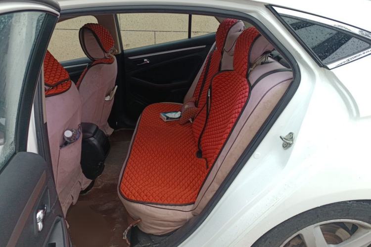 Used Bestune B70 2014 2.0L automatic comfort version Left Rear Seat