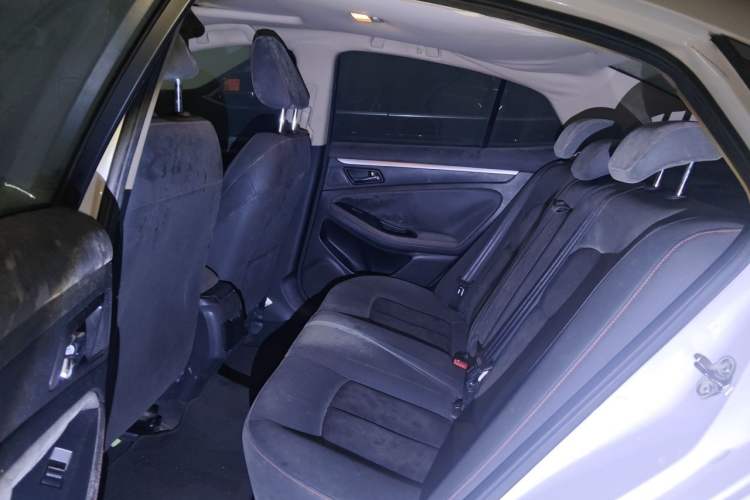 Used Bestune B70 2014 2.0L automatic luxury version Left Rear Seat