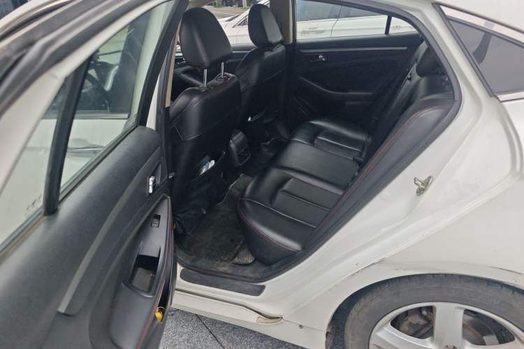 Used Bestune B70 2014 2.0L automatic comfort version Left Rear Seat