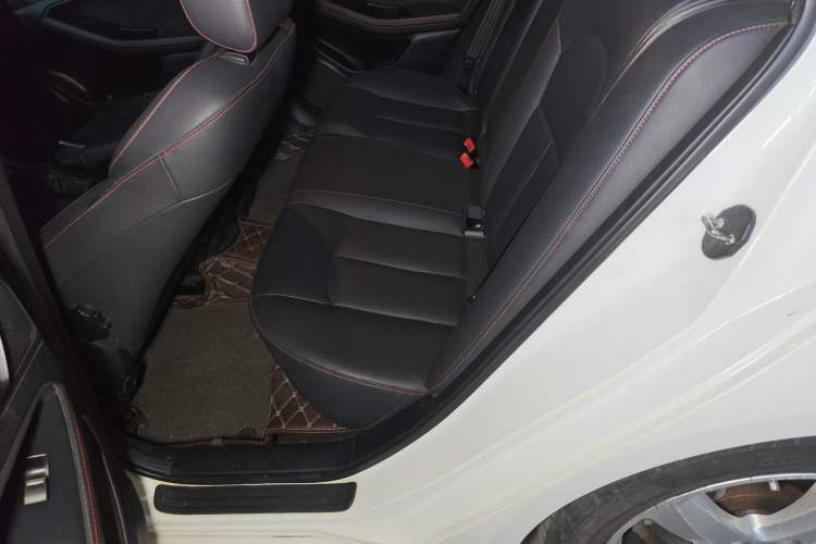 Used Bestune B70 2014 2.0L automatic luxury version Left Rear Seat