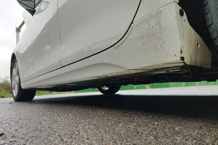 Used Bestune B70 2014 2.0L automatic comfort version Left Side Sill