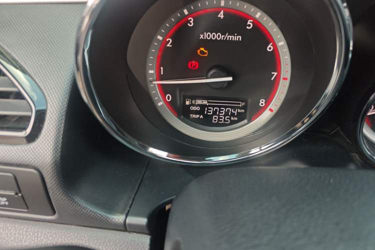Used Bestune B70 2014 2.0L automatic luxury version Odometer Close Up