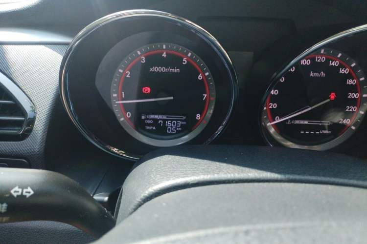 Used Bestune B70 2014 2.0L manual luxury version Odometer Close Up