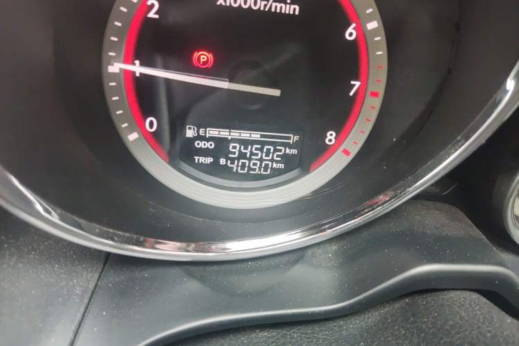 Used Bestune B70 2014 2.0L automatic comfort version Odometer Close Up