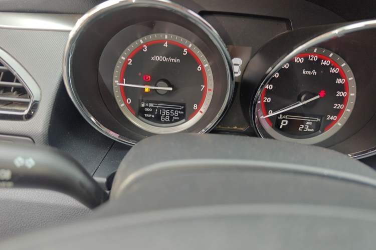 Used Bestune B70 2014 2.0L automatic luxury version Odometer Close Up