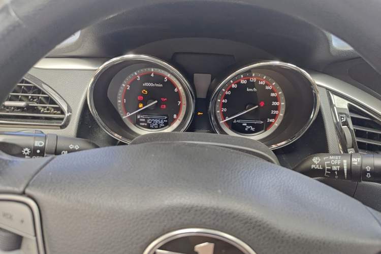 Used Bestune B70 2014 2.0L manual luxury version Odometer Close Up