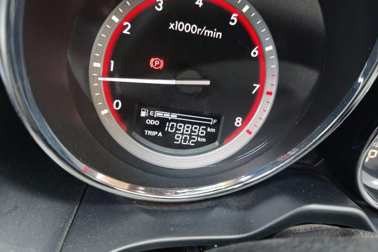 Used Bestune B70 2014 2.0L automatic luxury version Odometer Close Up