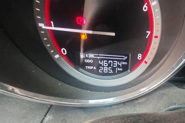 Used Bestune B70 2014 2.0L manual luxury version Odometer Close Up
