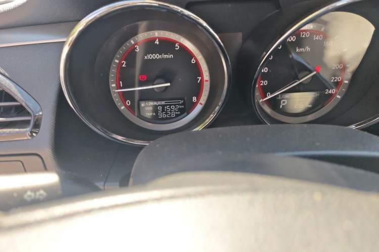 Used Bestune B70 2014 2.0L automatic comfort version Odometer Close Up