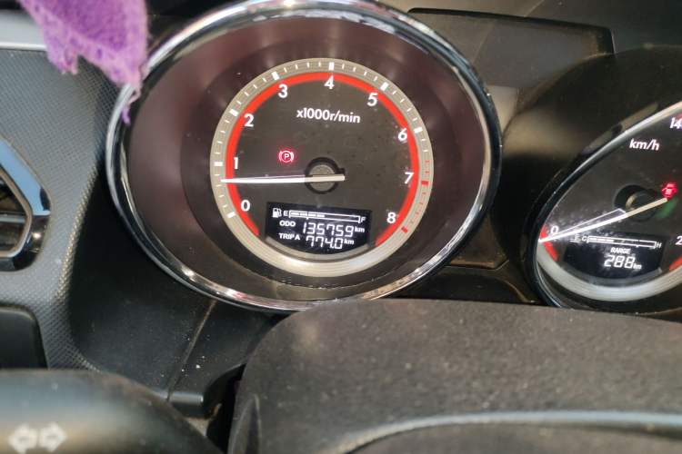 Used Bestune B70 2014 2.0L manual luxury version Odometer Close Up