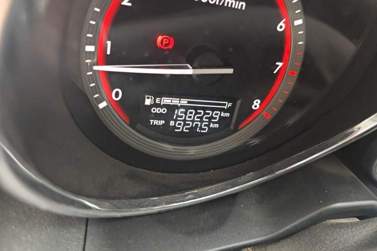 Used Bestune B70 2014 2.0L automatic luxury version Odometer Close Up