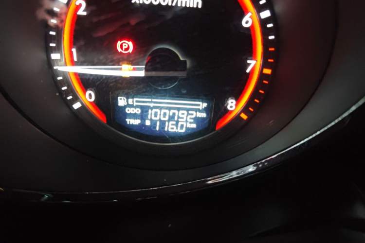 Used Bestune B70 2014 2.0L manual luxury version Odometer Close Up