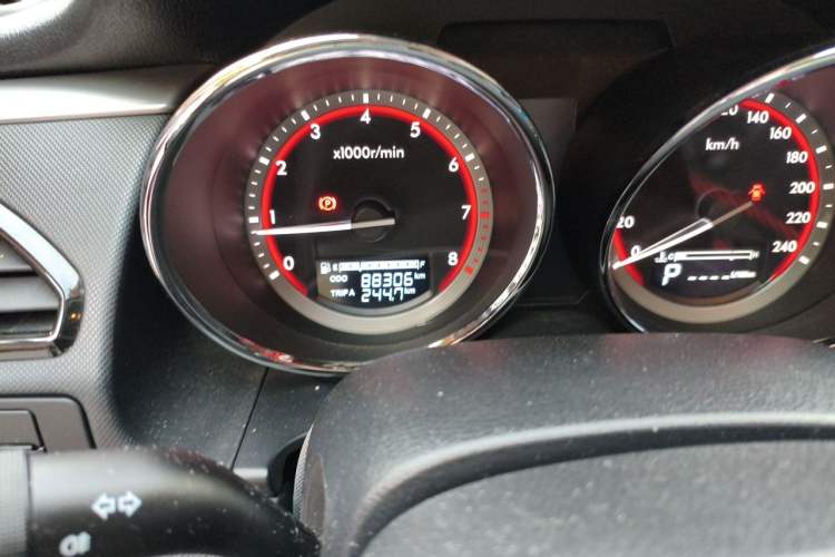 Used Bestune B70 2014 2.0L automatic comfort version Odometer Close Up