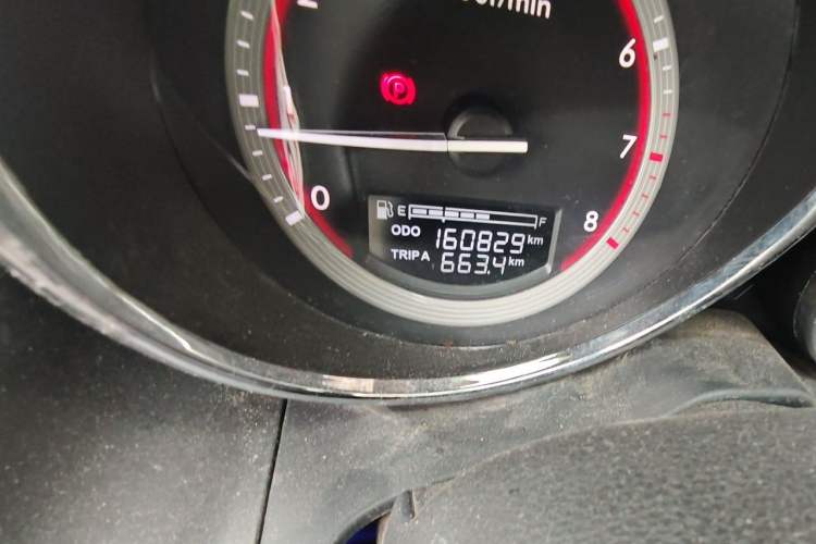 Used Bestune B70 2014 2.0L automatic comfort version Odometer Close Up