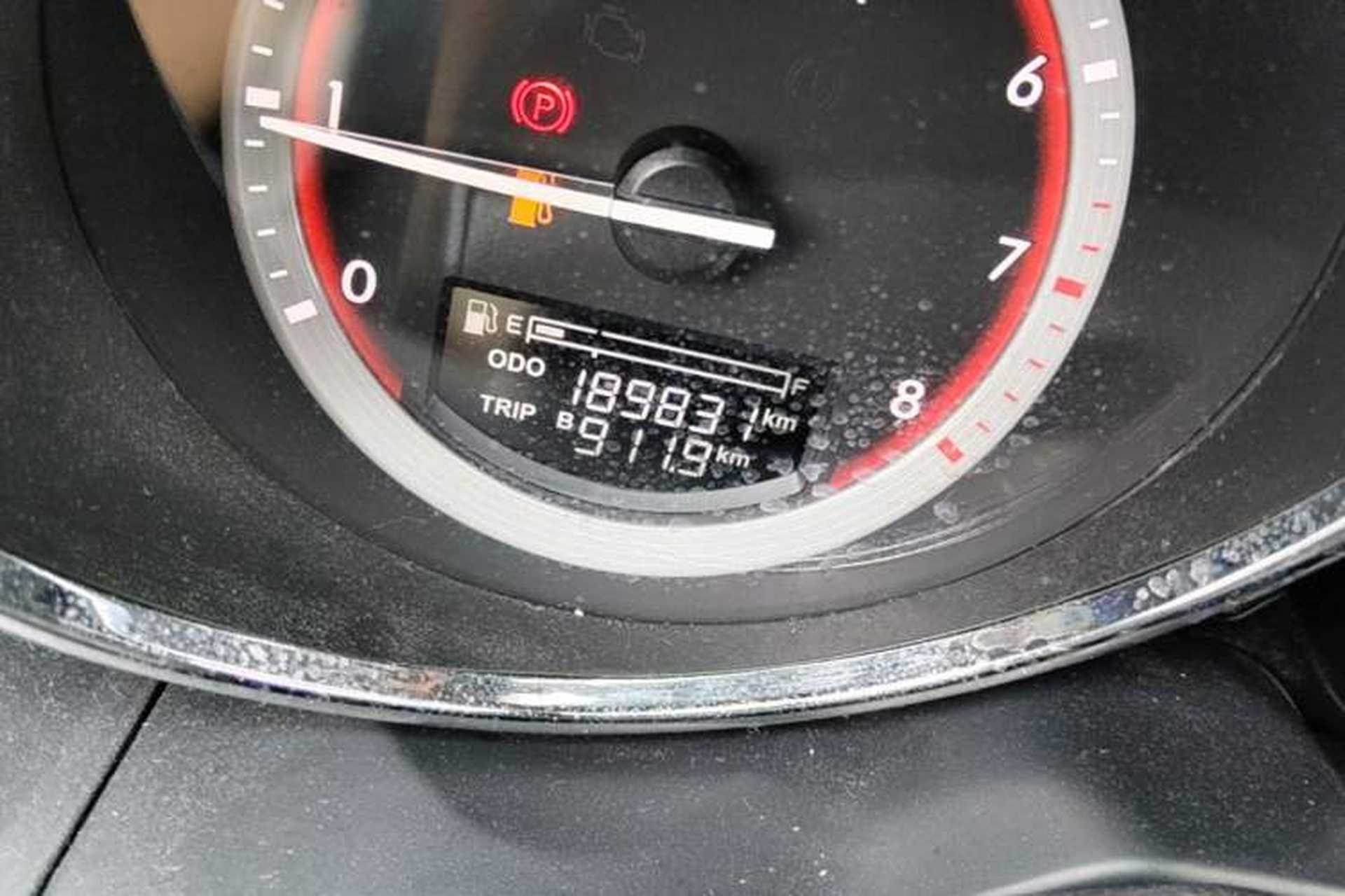 Used Bestune B70 2014 2.0L automatic luxury version Odometer Close Up