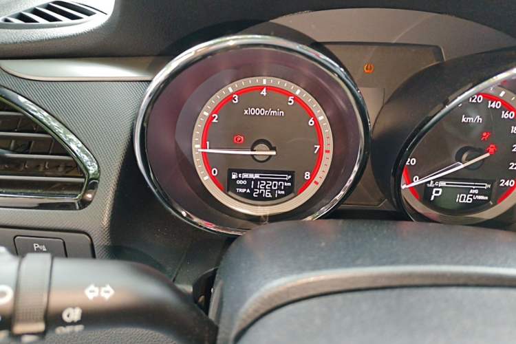 Used Bestune B70 2014 1.8T Automatic Sport Luxury Model Odometer Close Up