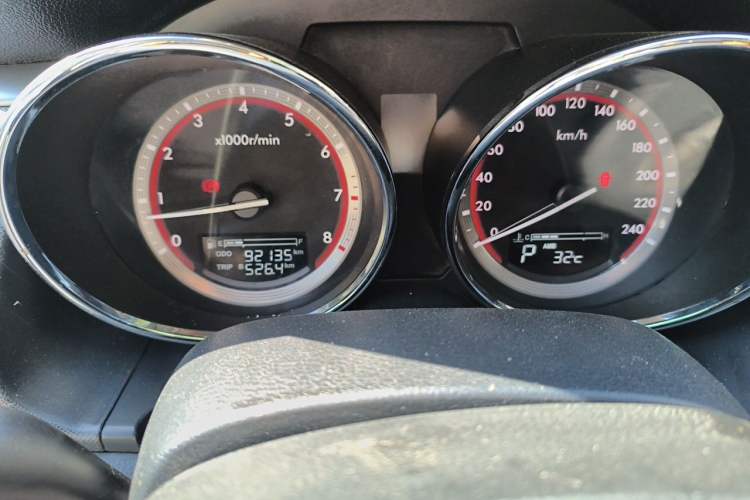 Used Bestune B70 2014 2.0L automatic comfort version Odometer Close Up