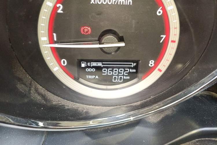 Used Bestune B70 2014 2.0L manual luxury version Odometer Close Up