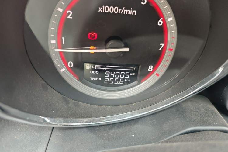 Used Bestune B70 2014 2.0L automatic luxury version Odometer Close Up