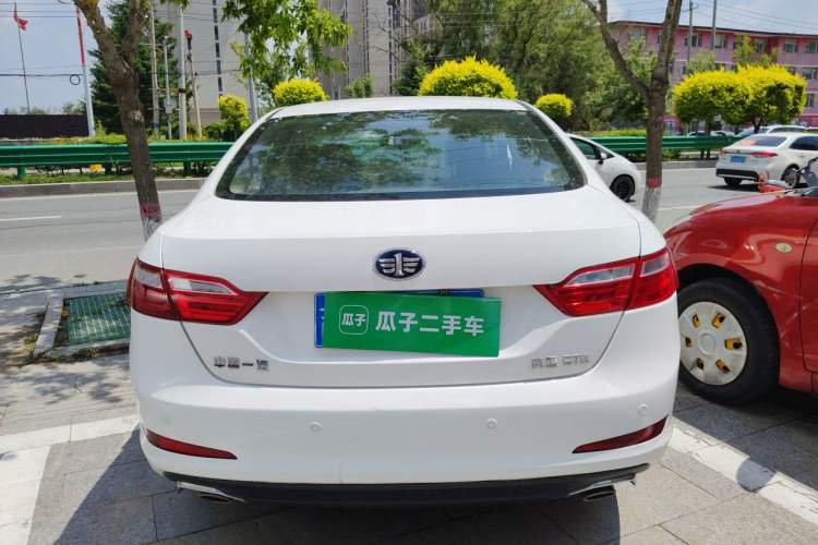 Used Bestune B70 2014 2.0L automatic luxury version Rear