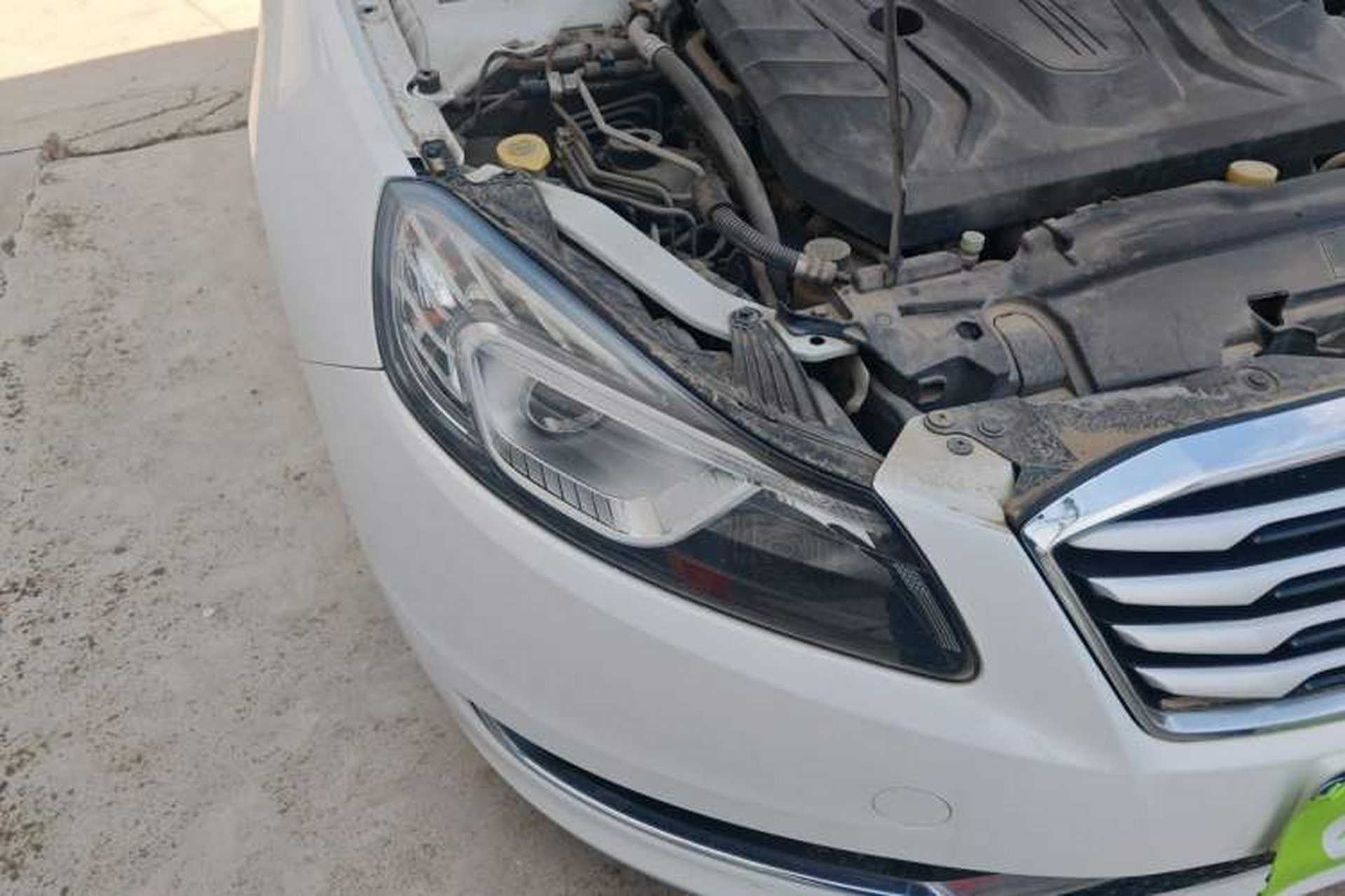 Used Bestune B70 2014 2.0L automatic comfort version Right Front Headlight