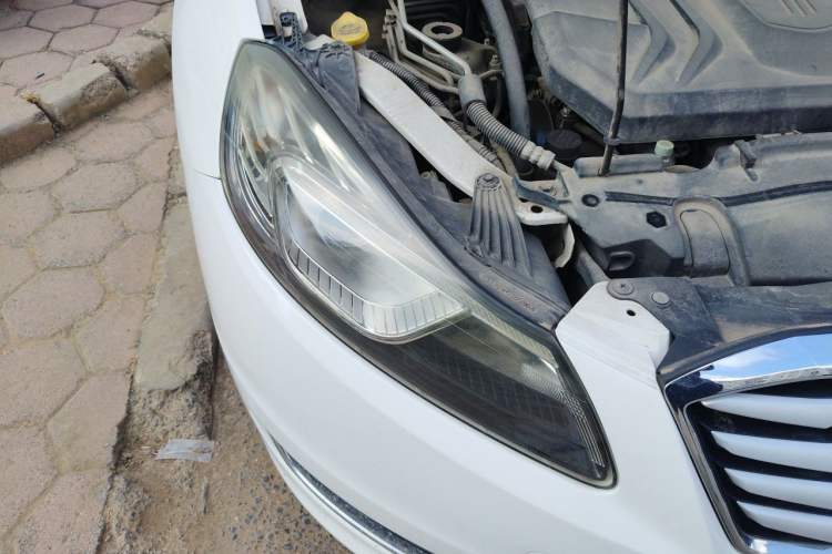 Used Bestune B70 2014 2.0L automatic comfort version Right Front Headlight