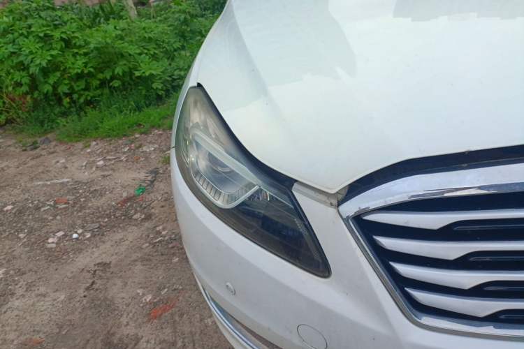 Used Bestune B70 2014 2.0L automatic luxury version Right Front Headlight